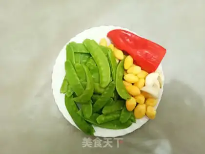 Make White fruit Dutch beans step 0