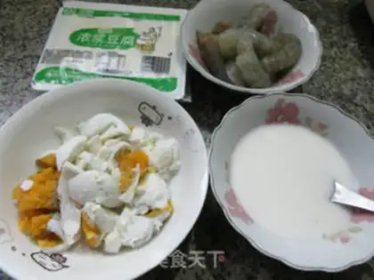 Make Shrimp duck eggs and tofu step 0