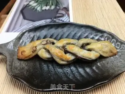 Make Sweet bean braid step 6