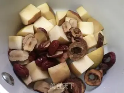 Make Apple Mountain red date soup step 3