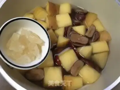 Make Apple Mountain red date soup step 5