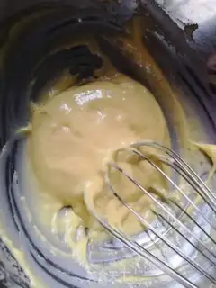 Make Strawberry hug cake step 4
