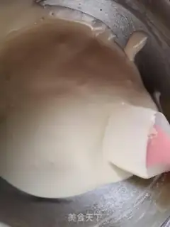 Make Strawberry hug cake step 8