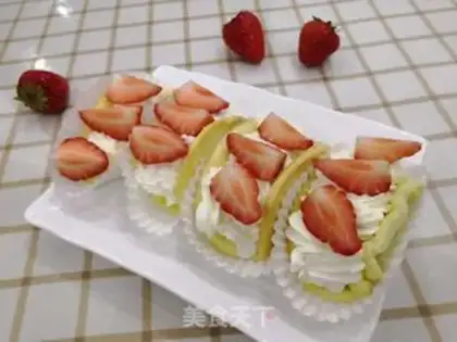 Make Strawberry hug cake step 16