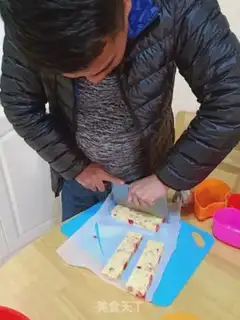 Make Strawberry almonds with sugar step 6
