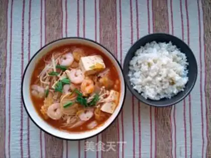 Make Korean shrimp pickles soup step 10