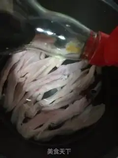 Make Grab the duck claw step 3
