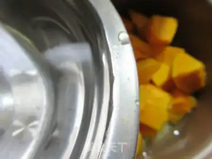 Make Red pumpkin rice congee step 4