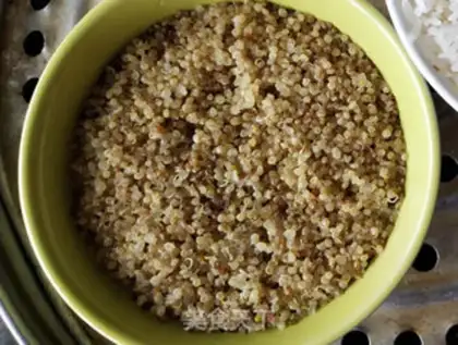 Make A quinoa fruit yogurt salad step 1