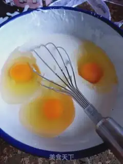 Make Breakfast eggcake step 2