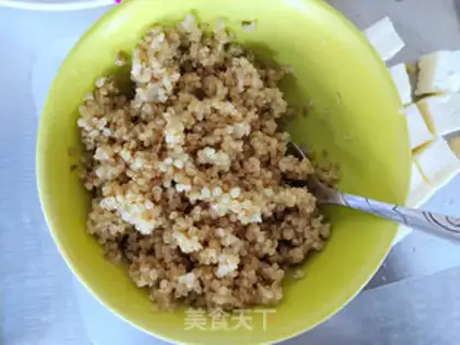 Make A quinoa fruit yogurt salad step 2