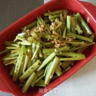 Make Garlic paste and celery step 2