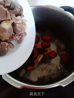 Make The radish lamb soup step 2