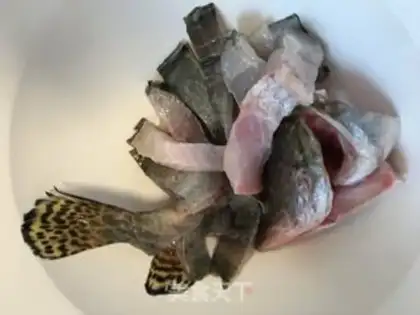 Make Peacock open-screen fish step 2