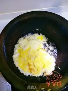 Make Fried eggs with moss step 2