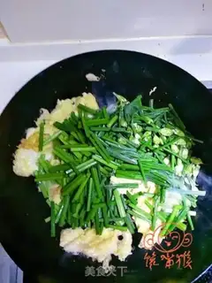 Make Fried eggs with moss step 4