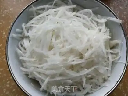Make radish egg pancakes step 1