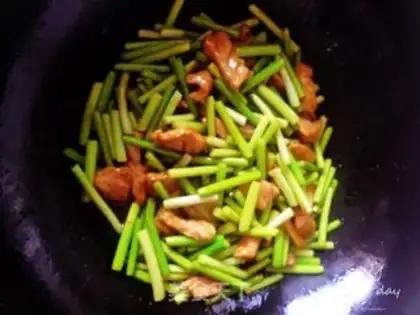 Make Garlic pork step 9