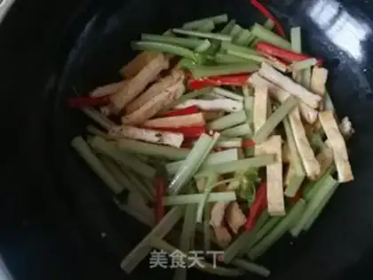 Make Celery fried tofu step 4