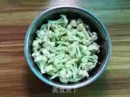 Make Flower salad step 1