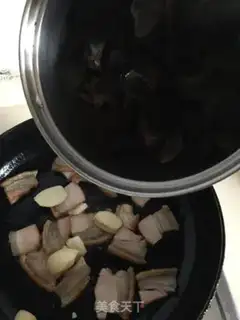 Make Garlic, black wood, roast meat step 6