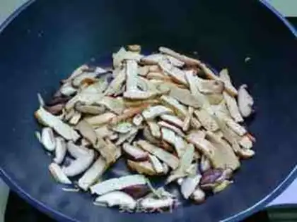 Make Tofu dry mushroom soup step 4