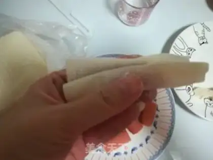 Make Sausage candy rolls step 3