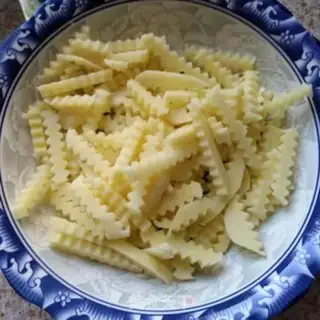 Make Hot cabbage with fries step 1