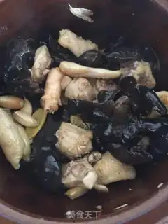 Make Blackwood, chicken legs, soup step 7