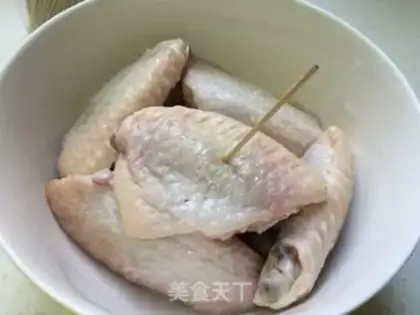 Make Egg chicken wings step 1