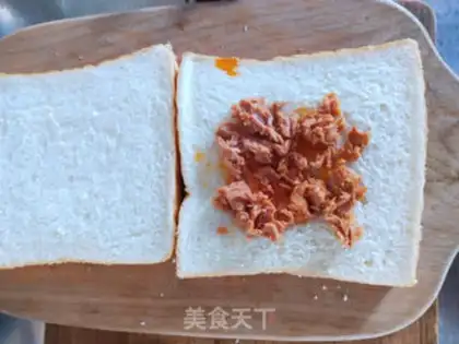 Make A tuna egg sandwich step 4
