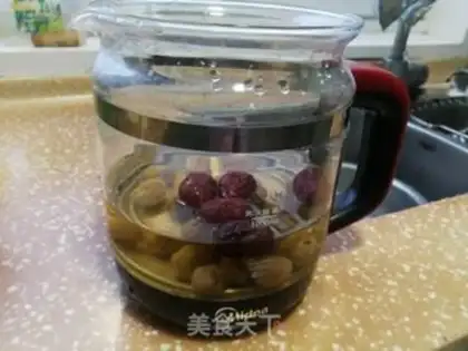 Make Cinnamon apple date tea step 1