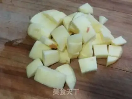 Make Cinnamon apple date tea step 2