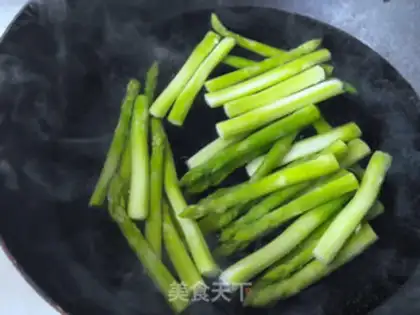 Make Black pepper beef sausage step 1