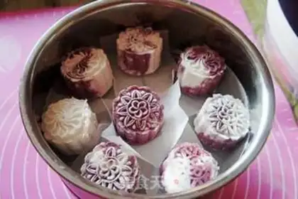 Make Ice-covered red bean mooncake step 5
