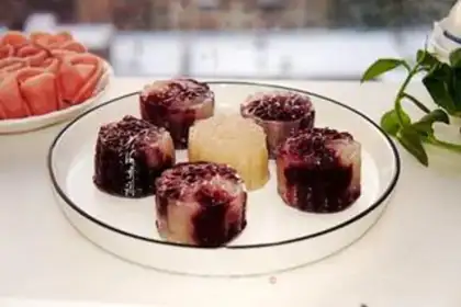 Make Ice-covered red bean mooncake step 8