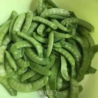 Make Clear the Dutch beans step 0