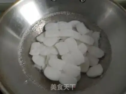 Make Five bouquets of pastry step 1