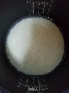 Make Dry, black, sugary rice step 1