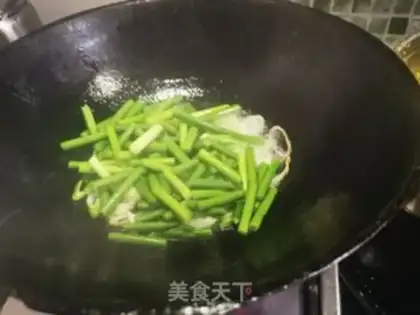 Make Garlic sprouts step 7