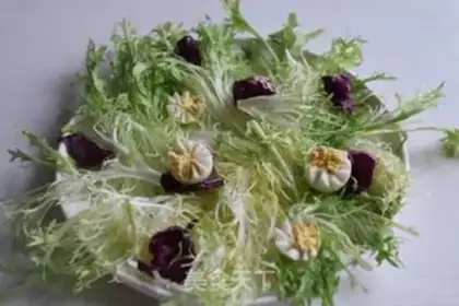 Make The rich flowers drive salad step 3