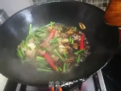 Make Garlic sprouts step 10