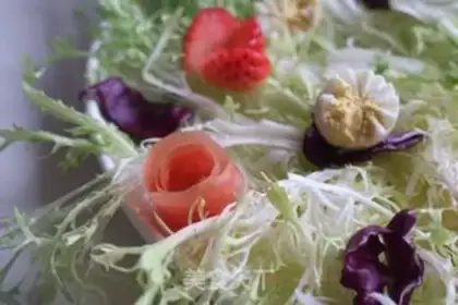 Make The rich flowers drive salad step 8