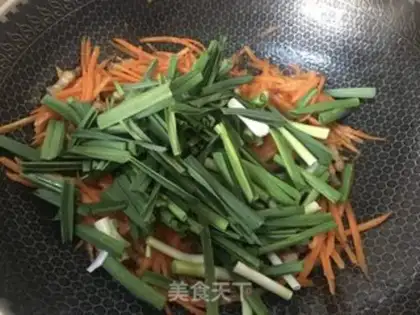 Make Carrots make garlic leaves step 8