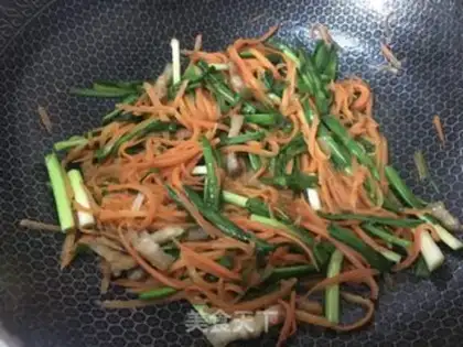 Make Carrots make garlic leaves step 9