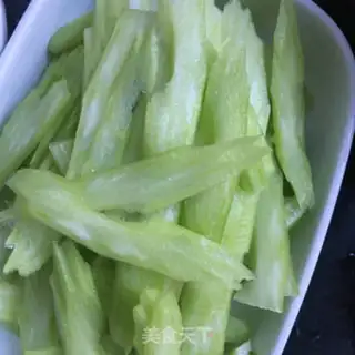 Make The Celery Lily step 3