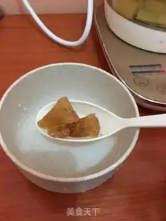 Make Sugar cane pear, red date tea step 4