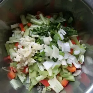 Make Plumbing peanut rice with plumes step 0
