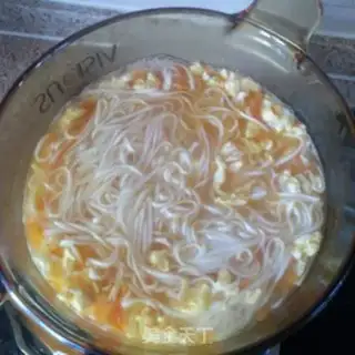 Make Tomato egg hot noodles step 7