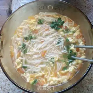 Make Tomato egg hot noodles step 8